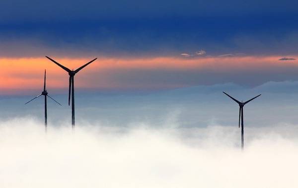 3 éoliennes ciel - 600