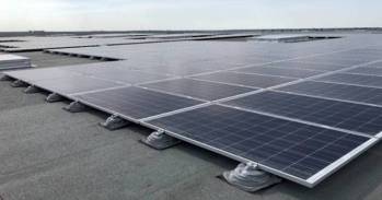 Les centrales solaires en toiture de l'entrep&ocirc;t de Rexel à Cestas
