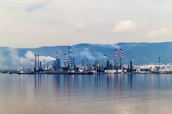 Une station de pructeur gaz naturel liquifié.