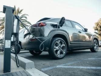 L'Union Européenne prévoit d'installer un point de charge tous les 70 kilomètres à l'horizon 2025. ©Creative Commons Licence